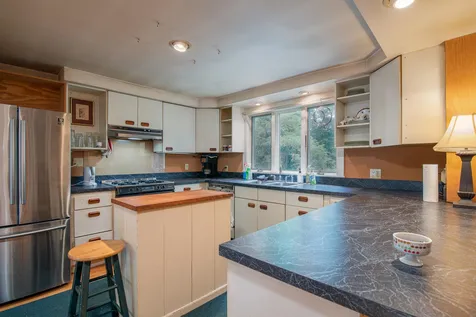 11 Naves Road Hampton NH 03842