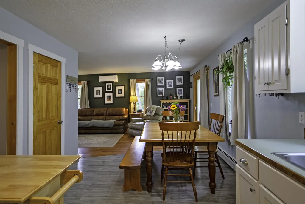 31 Foster Circle Middlebury VT 05753