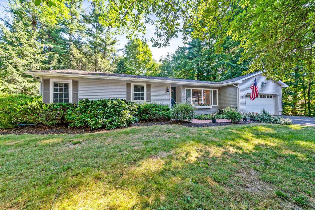 5 Glendale Road North Hampton NH 03862