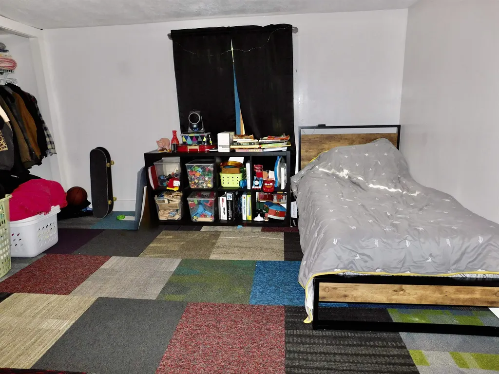 5 Chamberlain Court Deering NH 03244