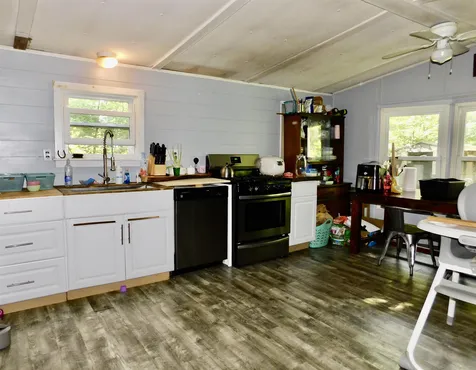 5 Chamberlain Court Deering NH 03244