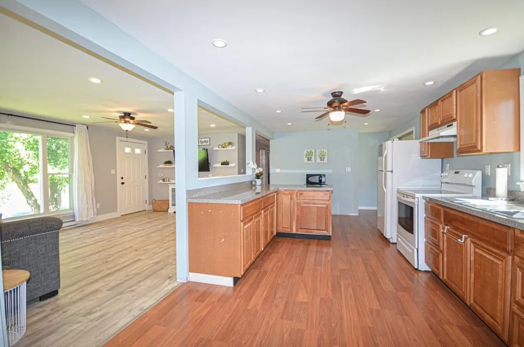 6 Emerson Street Hooksett NH 03106