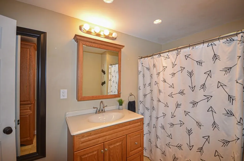6 Emerson Street Hooksett NH 03106