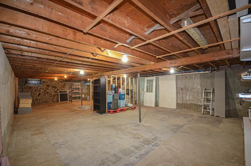 6 Emerson Street Hooksett NH 03106