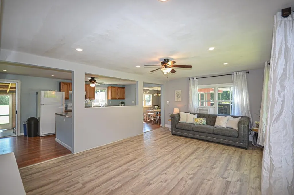 6 Emerson Street Hooksett NH 03106