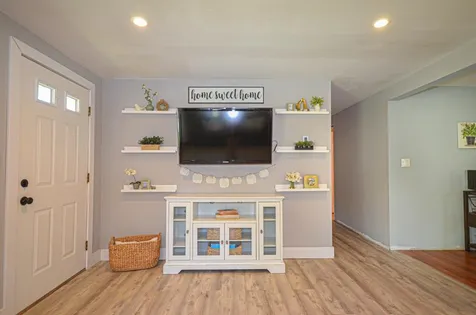 6 Emerson Street Hooksett NH 03106