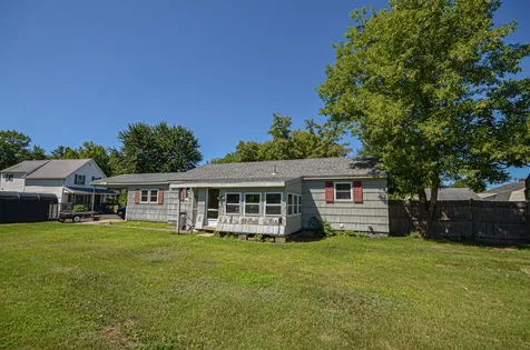 6 Emerson Street Hooksett NH 03106