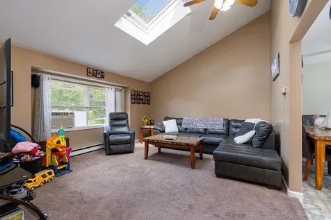 5 Lancelot Drive Derry NH 03038