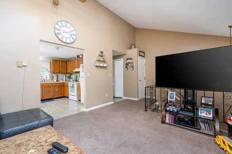 5 Lancelot Drive Derry NH 03038