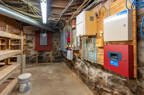 102 Derry Street Hudson NH 03051
