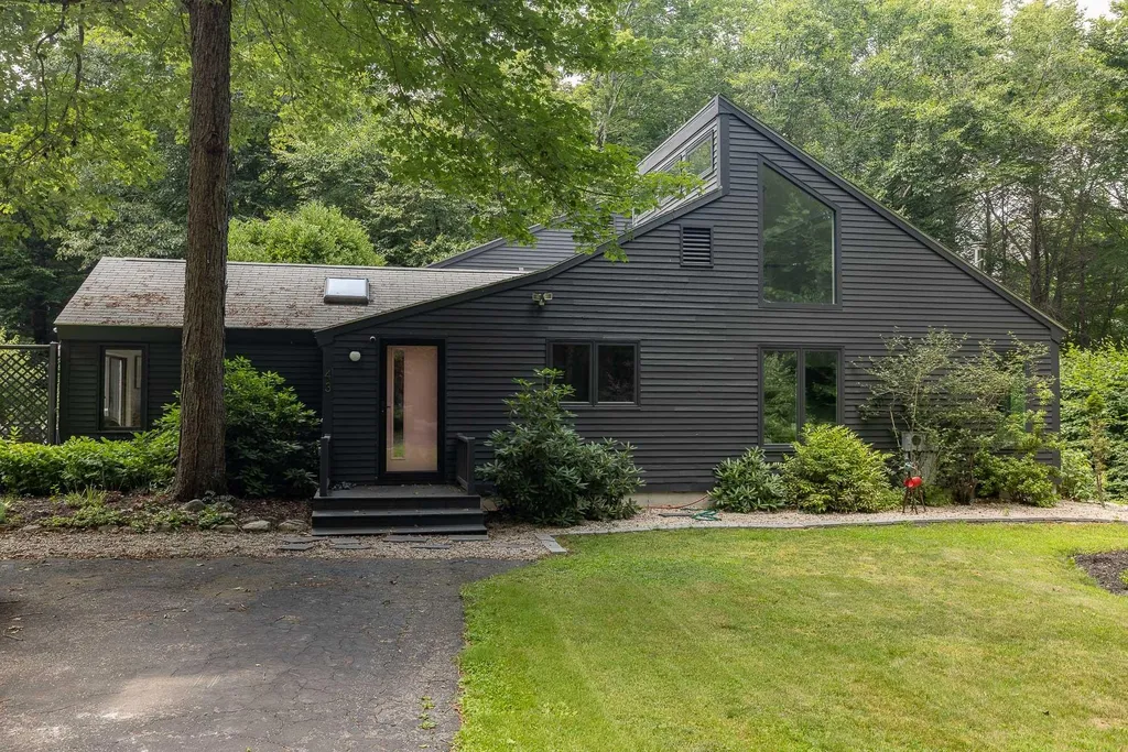 43 Littlebrook Lane Eliot ME 03903