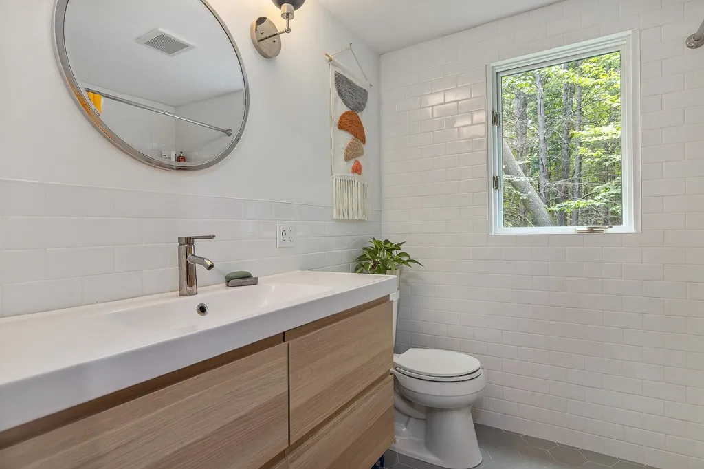 43 Littlebrook Lane Eliot ME 03903