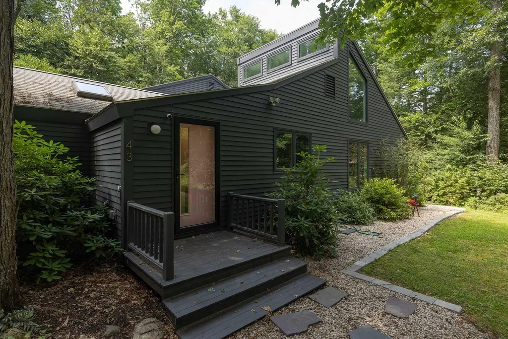 43 Littlebrook Lane Eliot ME 03903