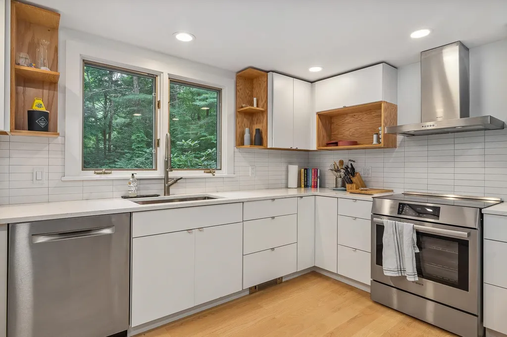 43 Littlebrook Lane Eliot ME 03903