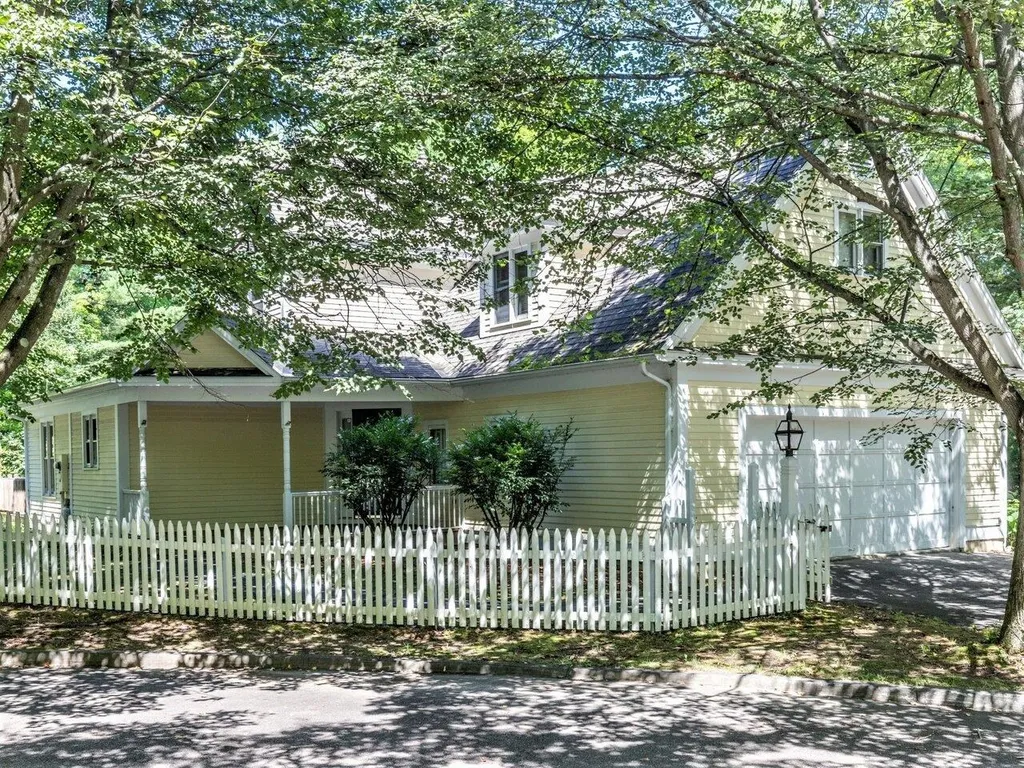 34 Partridge Way Shelburne VT 05482