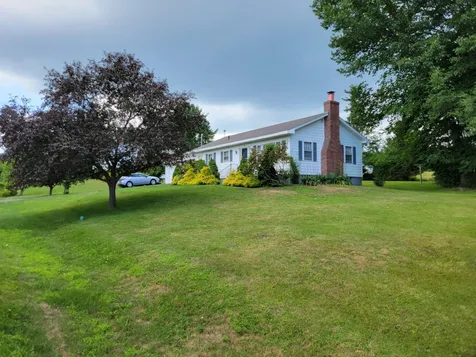 29 Old Lakeview Terrace Wolfeboro NH 03894
