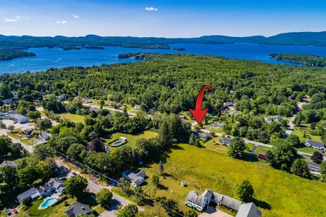 29 Old Lakeview Terrace Wolfeboro NH 03894
