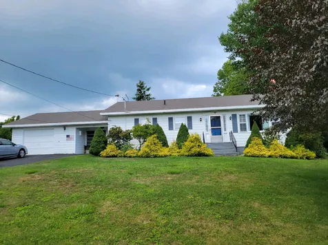 29 Old Lakeview Terrace Wolfeboro NH 03894