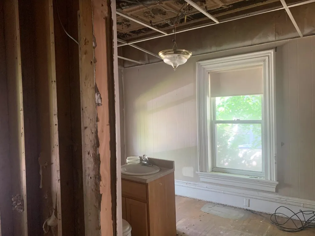 8 Union Street Claremont NH 03743