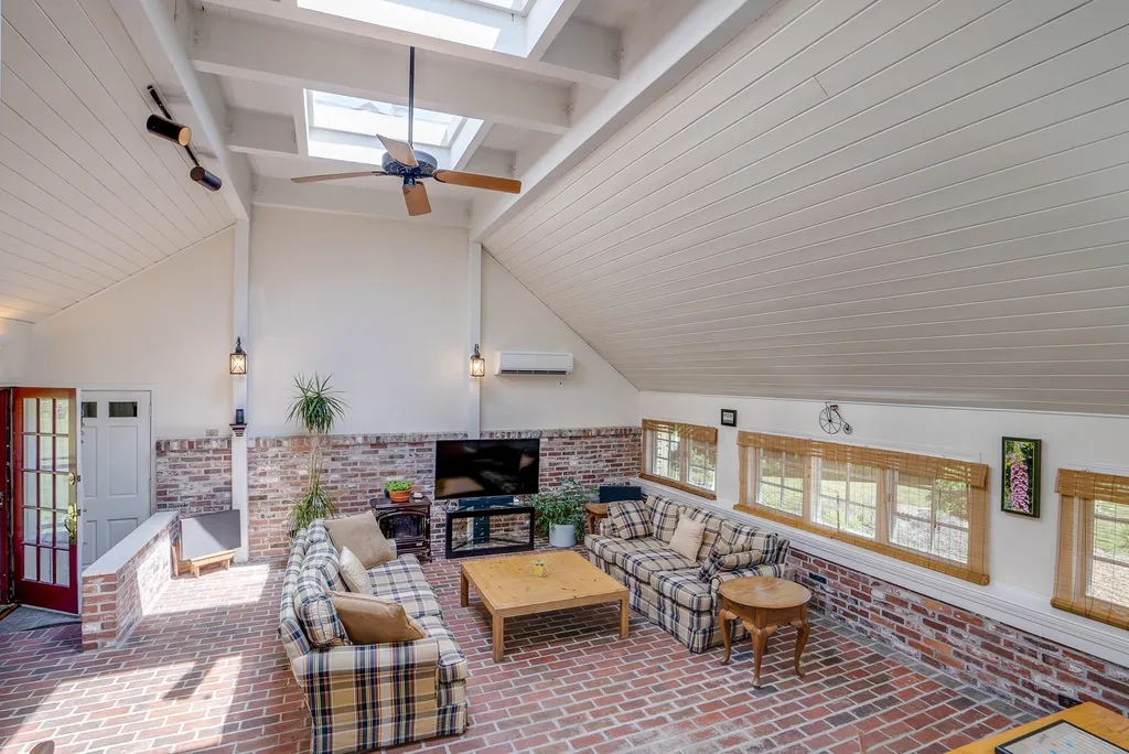 14 Chandler Road Bedford NH 03110