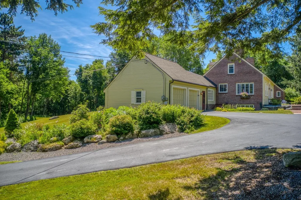 14 Chandler Road Bedford NH 03110