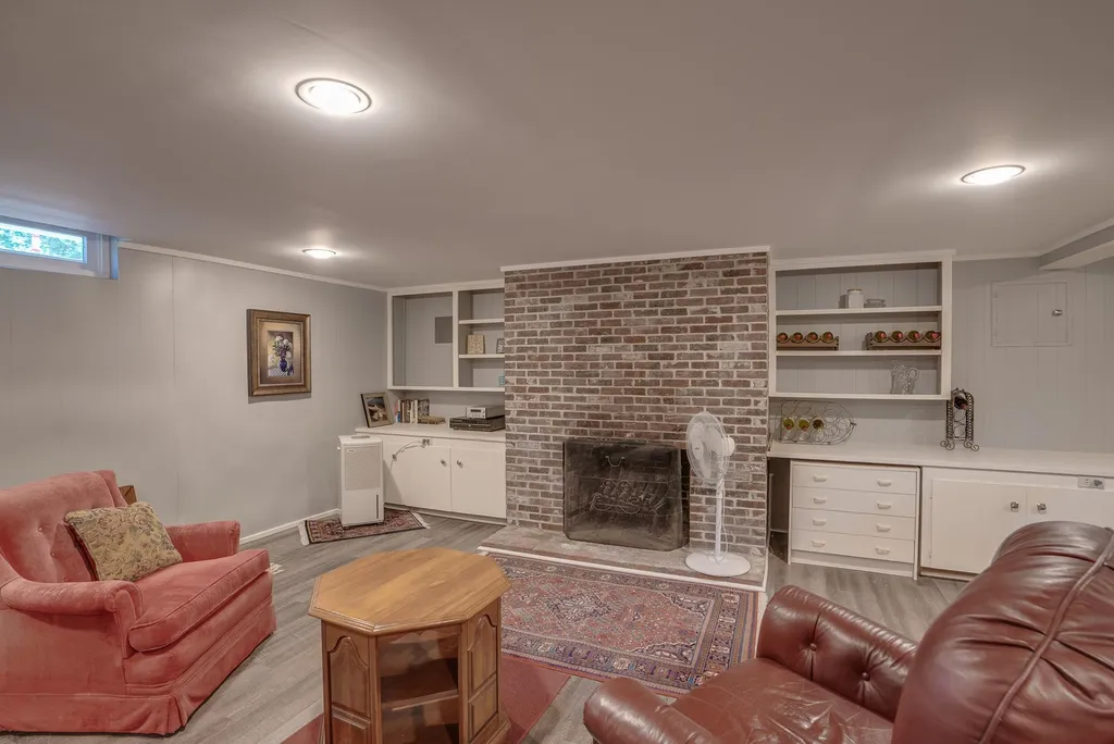 14 Chandler Road Bedford NH 03110
