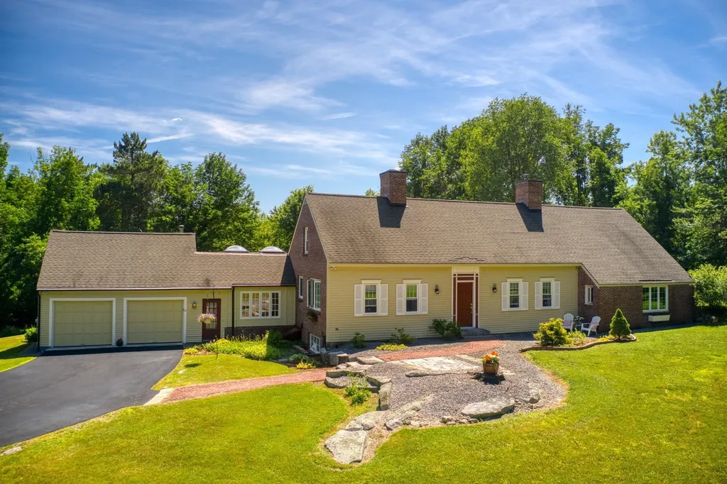 14 Chandler Road Bedford NH 03110