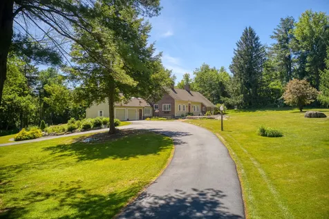 14 Chandler Road Bedford NH 03110