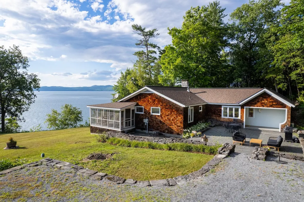 1490 Arnold Bay Road Panton VT 05491-9331