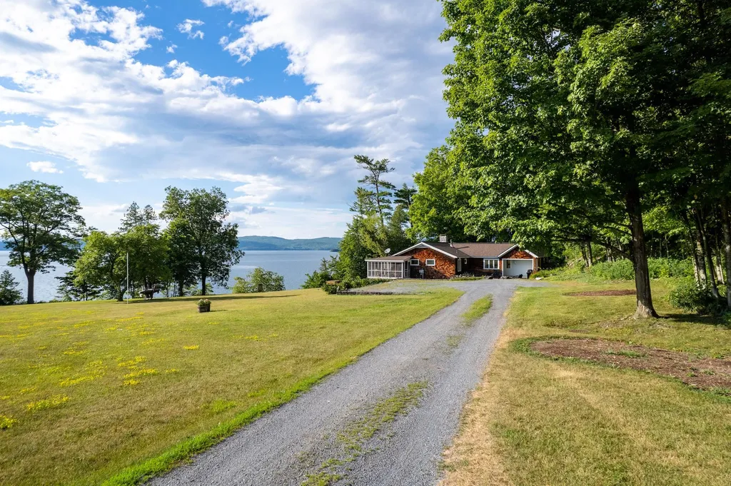 1490 Arnold Bay Road Panton VT 05491-9331