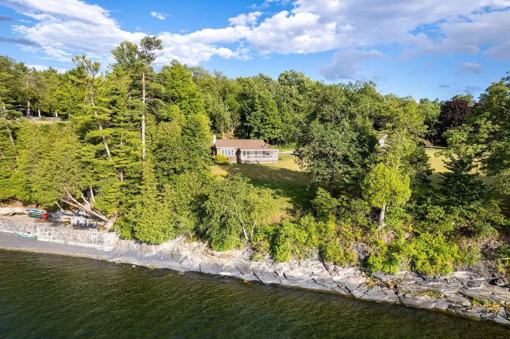 1490 Arnold Bay Road Panton VT 05491-9331