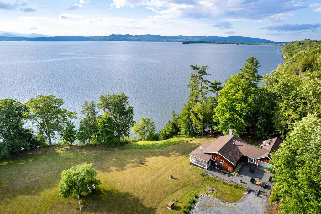 1490 Arnold Bay Road Panton VT 05491-9331
