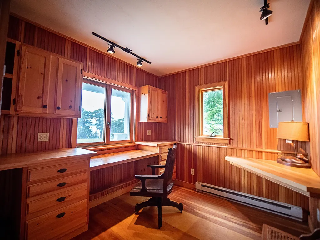 1490 Arnold Bay Road Panton VT 05491-9331