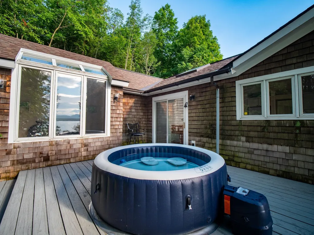 1490 Arnold Bay Road Panton VT 05491-9331