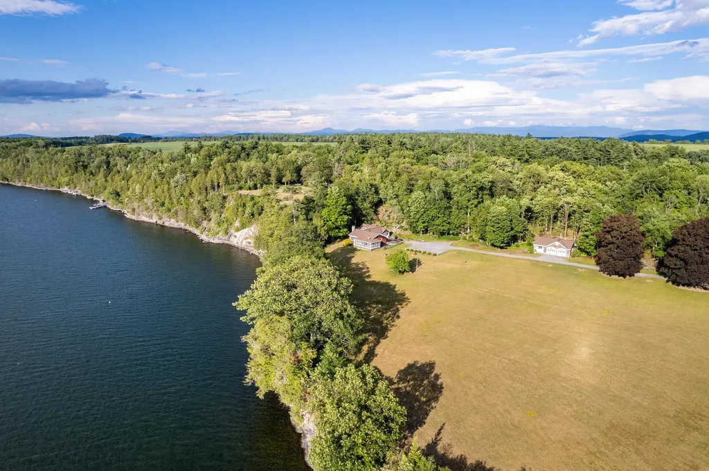 1490 Arnold Bay Road Panton VT 05491-9331