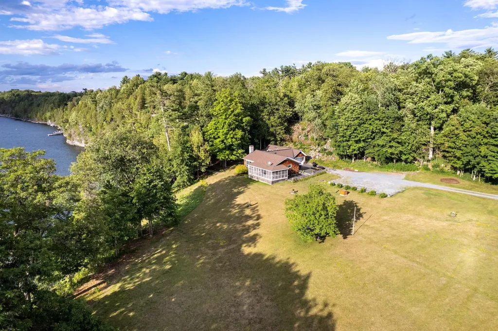 1490 Arnold Bay Road Panton VT 05491-9331