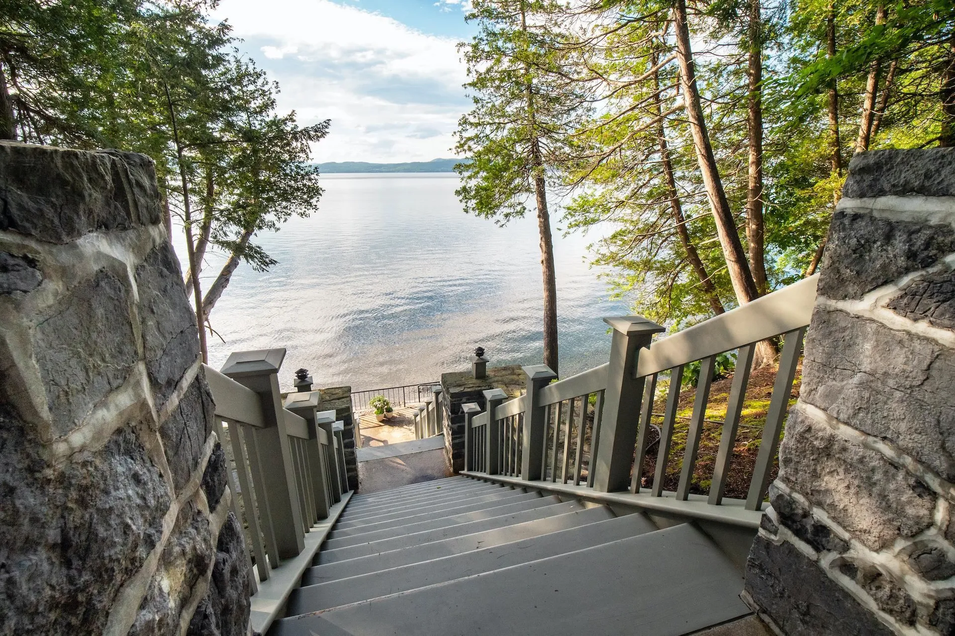 1490 Arnold Bay Road Panton VT 05491-9331