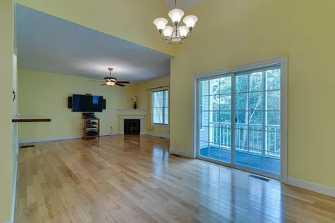 10 Blossom Lane Stratham NH 03885