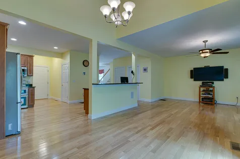 10 Blossom Lane Stratham NH 03885