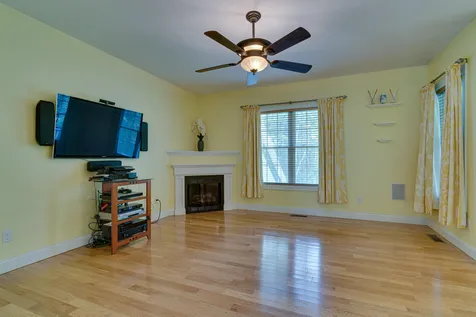 10 Blossom Lane Stratham NH 03885