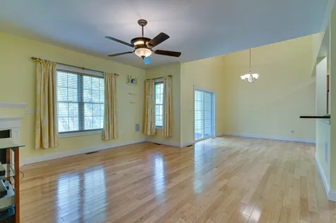 10 Blossom Lane Stratham NH 03885