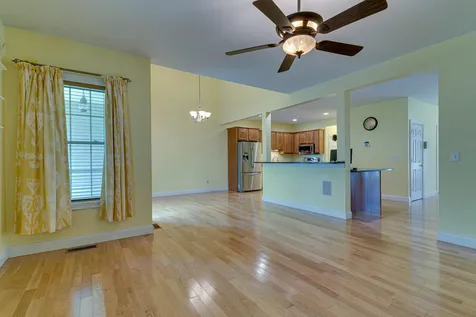 10 Blossom Lane Stratham NH 03885