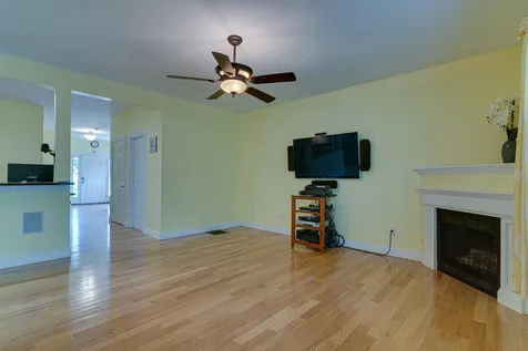 10 Blossom Lane Stratham NH 03885