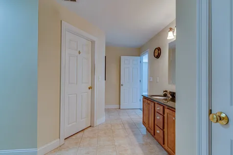 10 Blossom Lane Stratham NH 03885