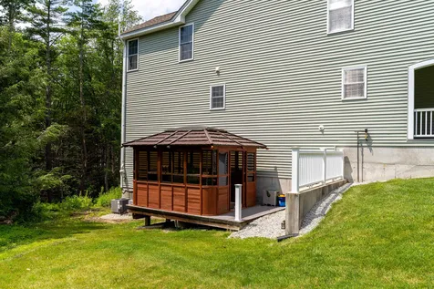 10 Blossom Lane Stratham NH 03885