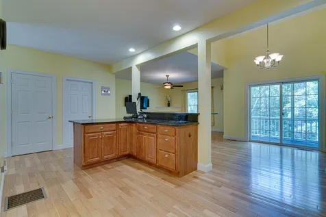10 Blossom Lane Stratham NH 03885