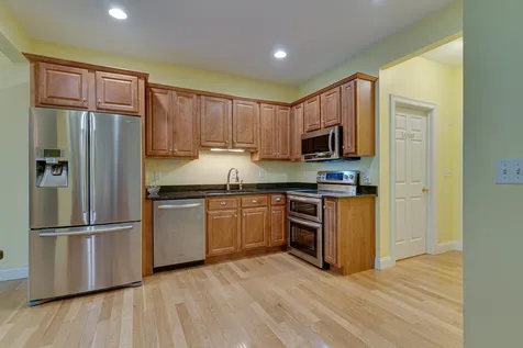 10 Blossom Lane Stratham NH 03885
