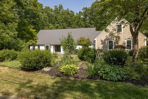 13 Colonial Way Exeter NH 03833