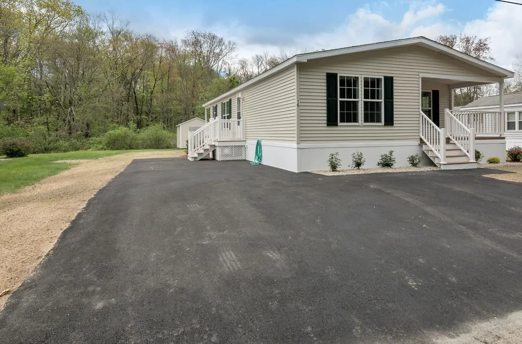 88 Caddy Drive Salem NH 03079