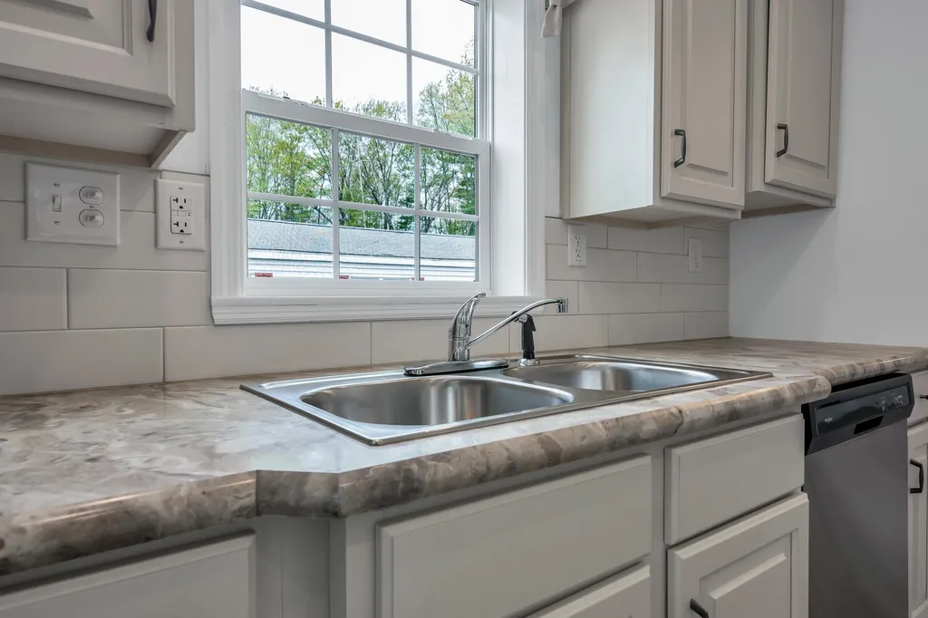 88 Caddy Drive Salem NH 03079